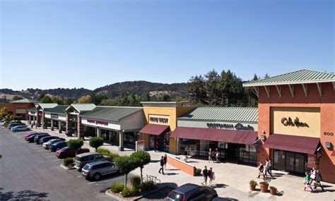 napa premium outlets stores.